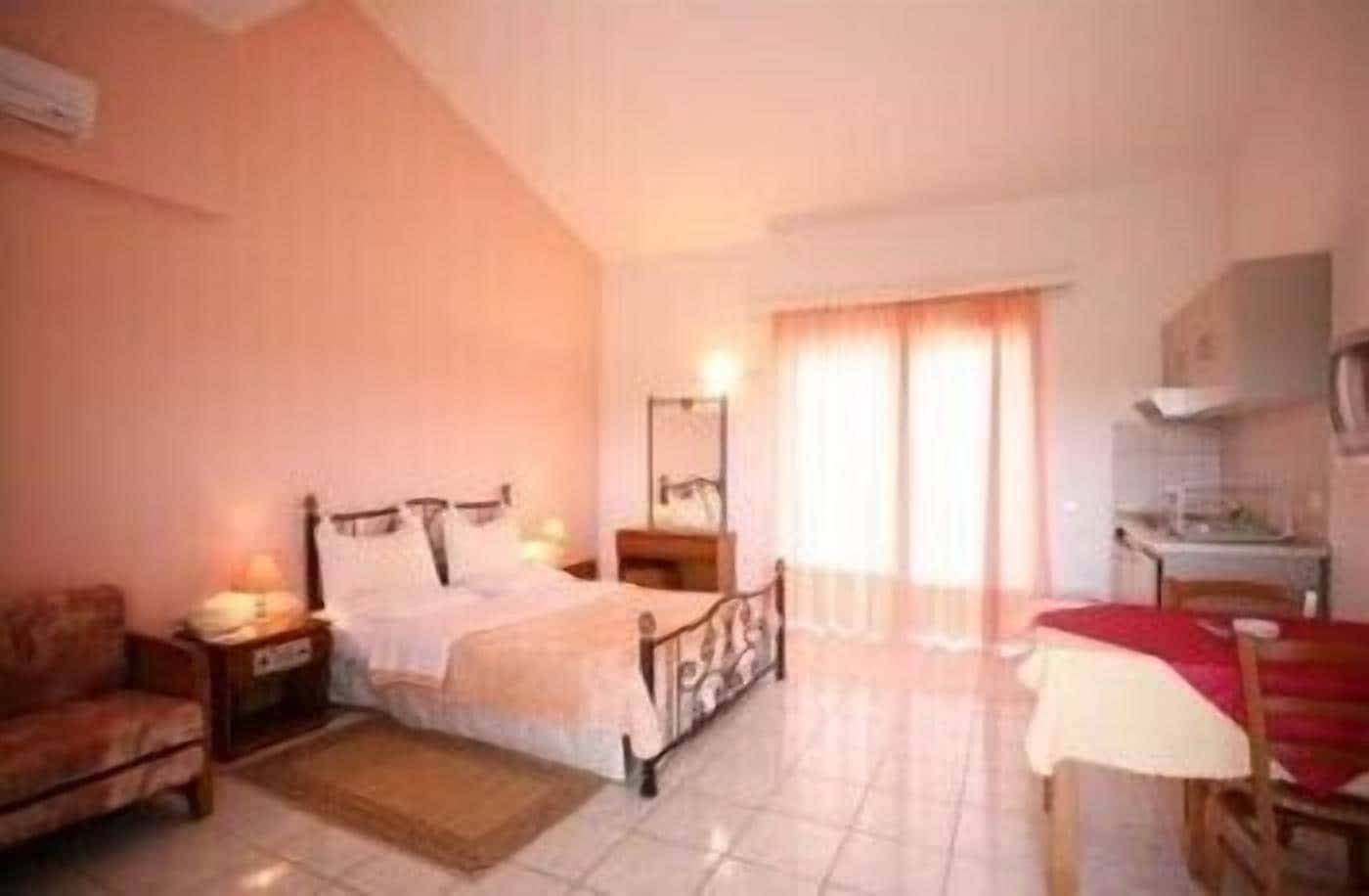 Hotel Oasis Kyparissia Ngoại thất bức ảnh