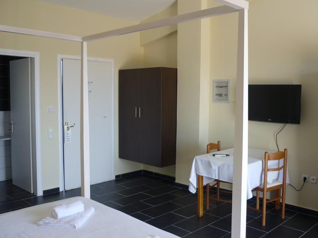 Hotel Oasis Kyparissia Ngoại thất bức ảnh