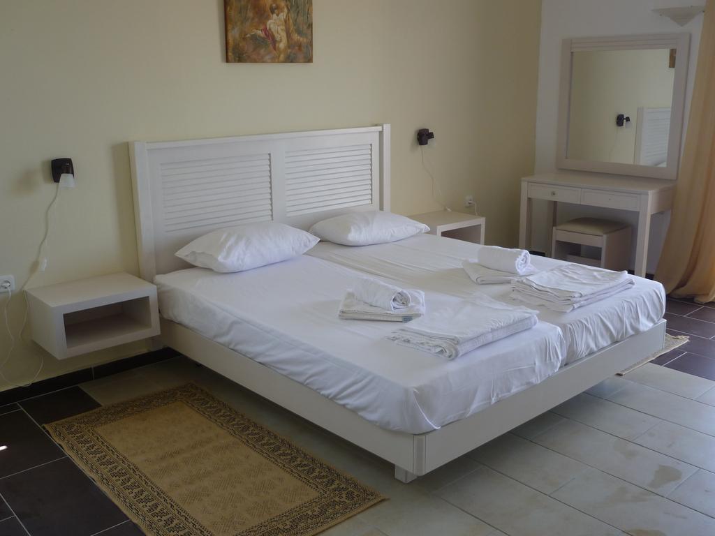 Hotel Oasis Kyparissia Ngoại thất bức ảnh