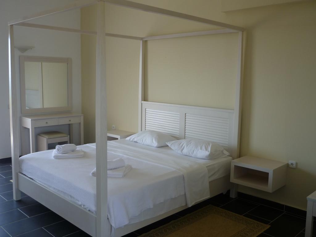 Hotel Oasis Kyparissia Ngoại thất bức ảnh