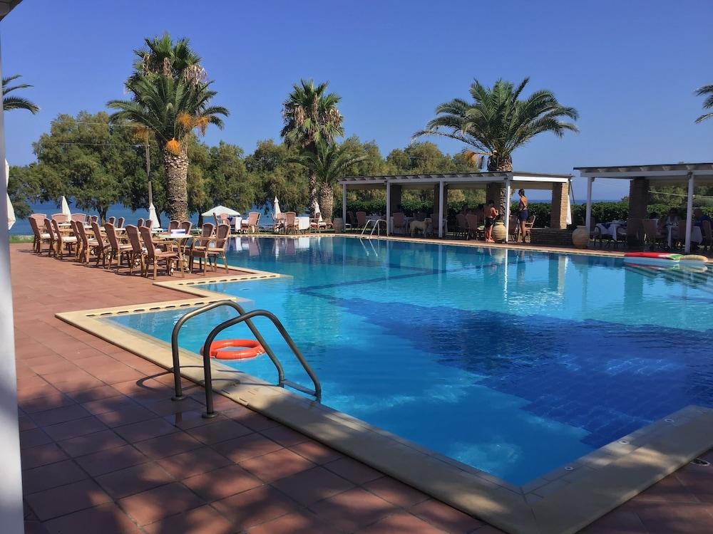 Hotel Oasis Kyparissia Ngoại thất bức ảnh