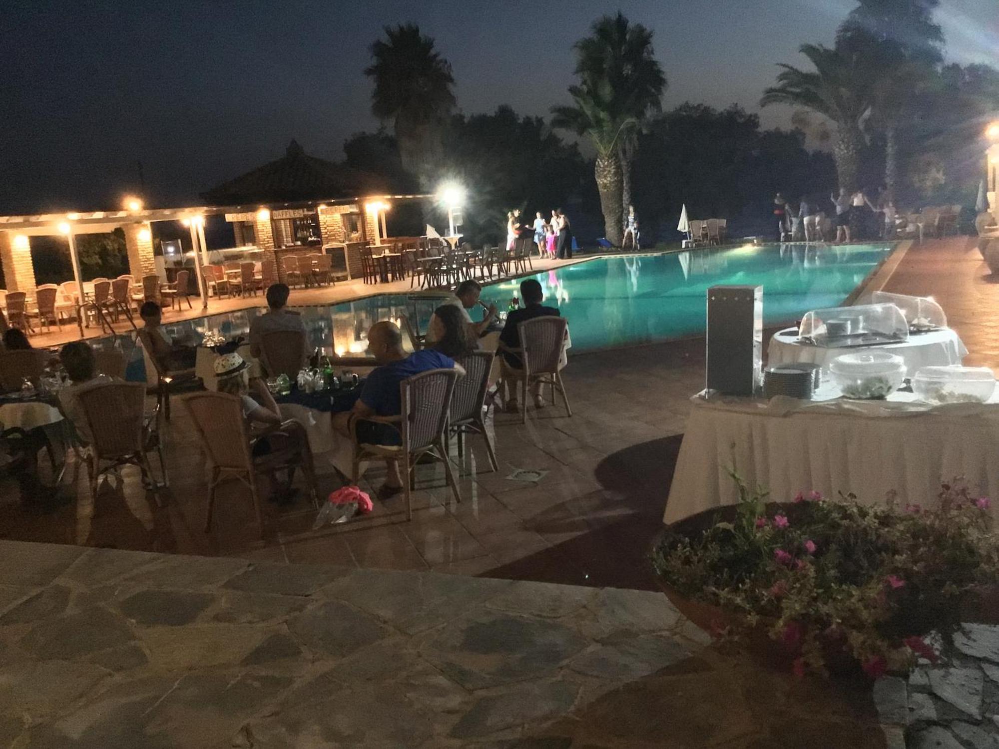 Hotel Oasis Kyparissia Ngoại thất bức ảnh