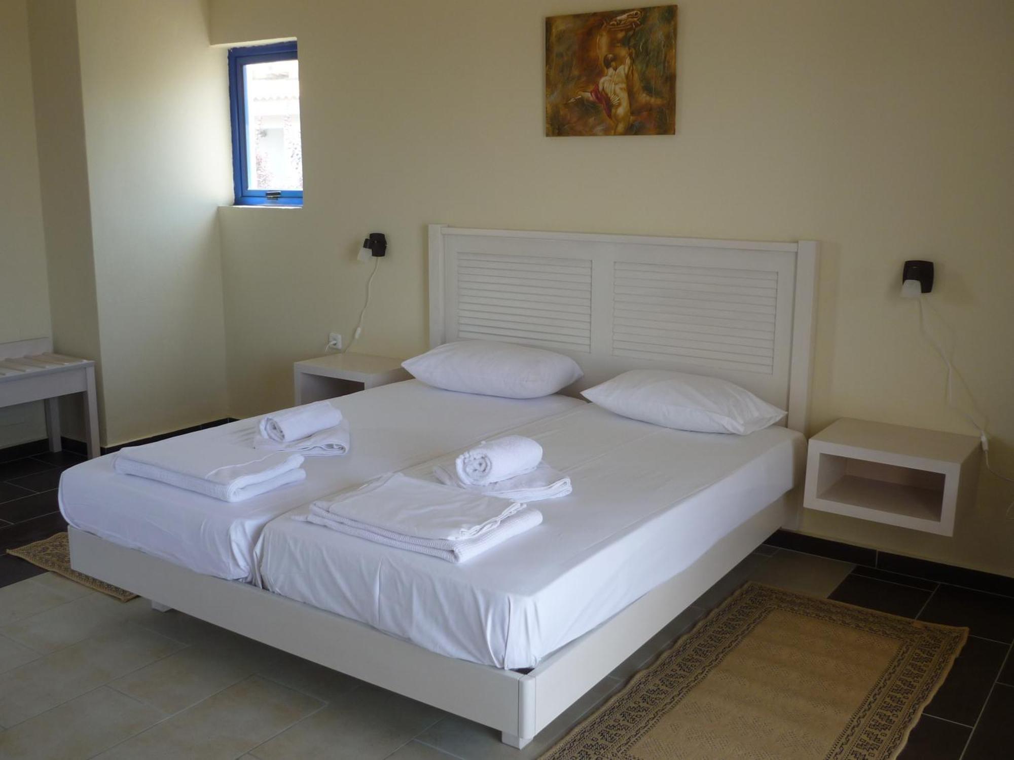 Hotel Oasis Kyparissia Ngoại thất bức ảnh