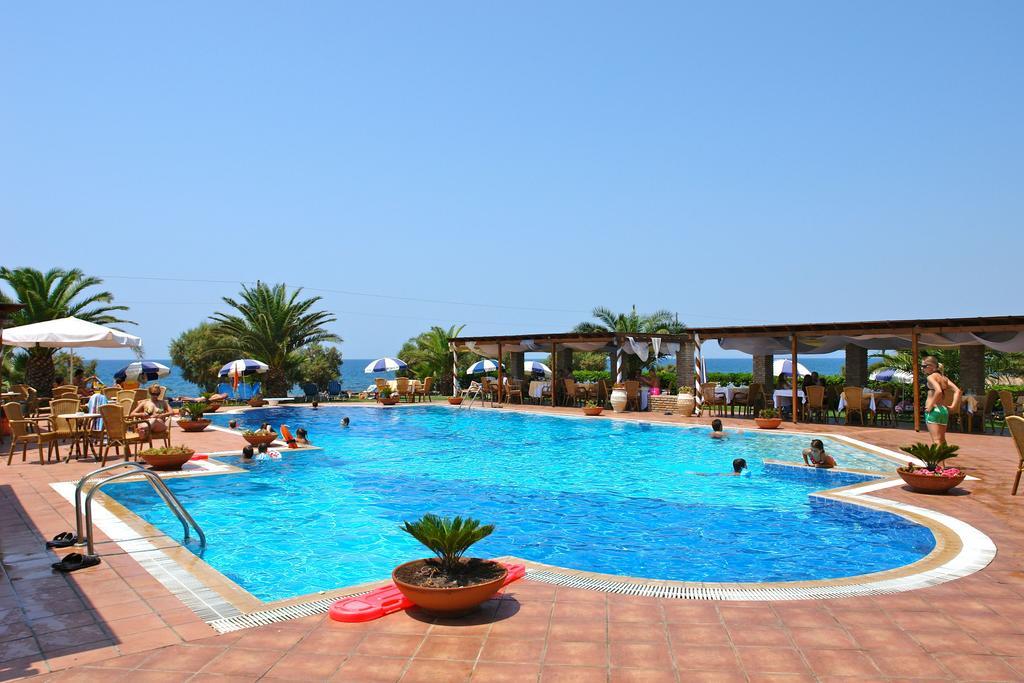 Hotel Oasis Kyparissia Ngoại thất bức ảnh