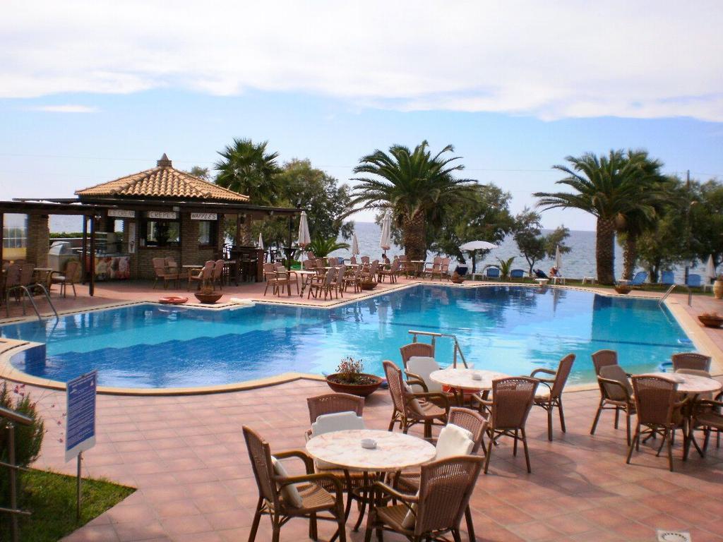 Hotel Oasis Kyparissia Ngoại thất bức ảnh