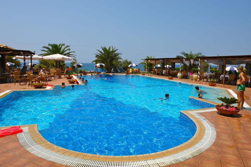 Hotel Oasis Kyparissia Ngoại thất bức ảnh