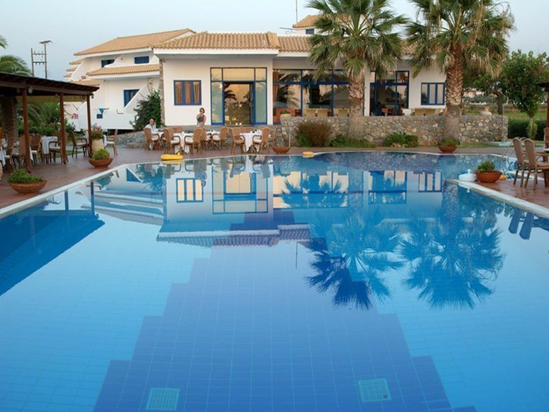 Hotel Oasis Kyparissia Ngoại thất bức ảnh