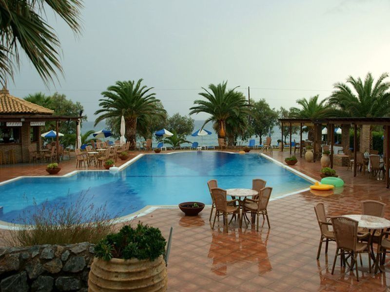 Hotel Oasis Kyparissia Ngoại thất bức ảnh