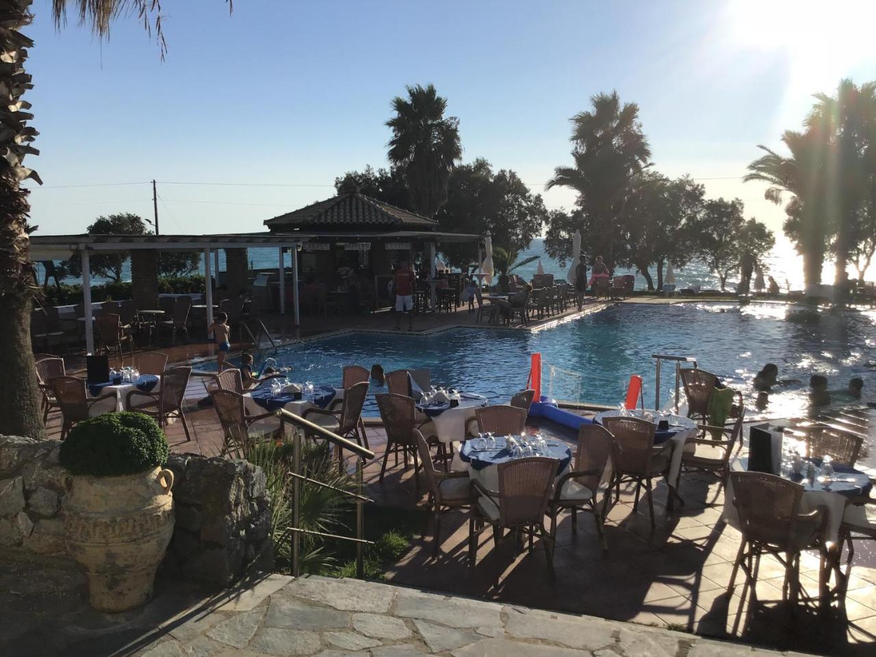 Hotel Oasis Kyparissia Ngoại thất bức ảnh