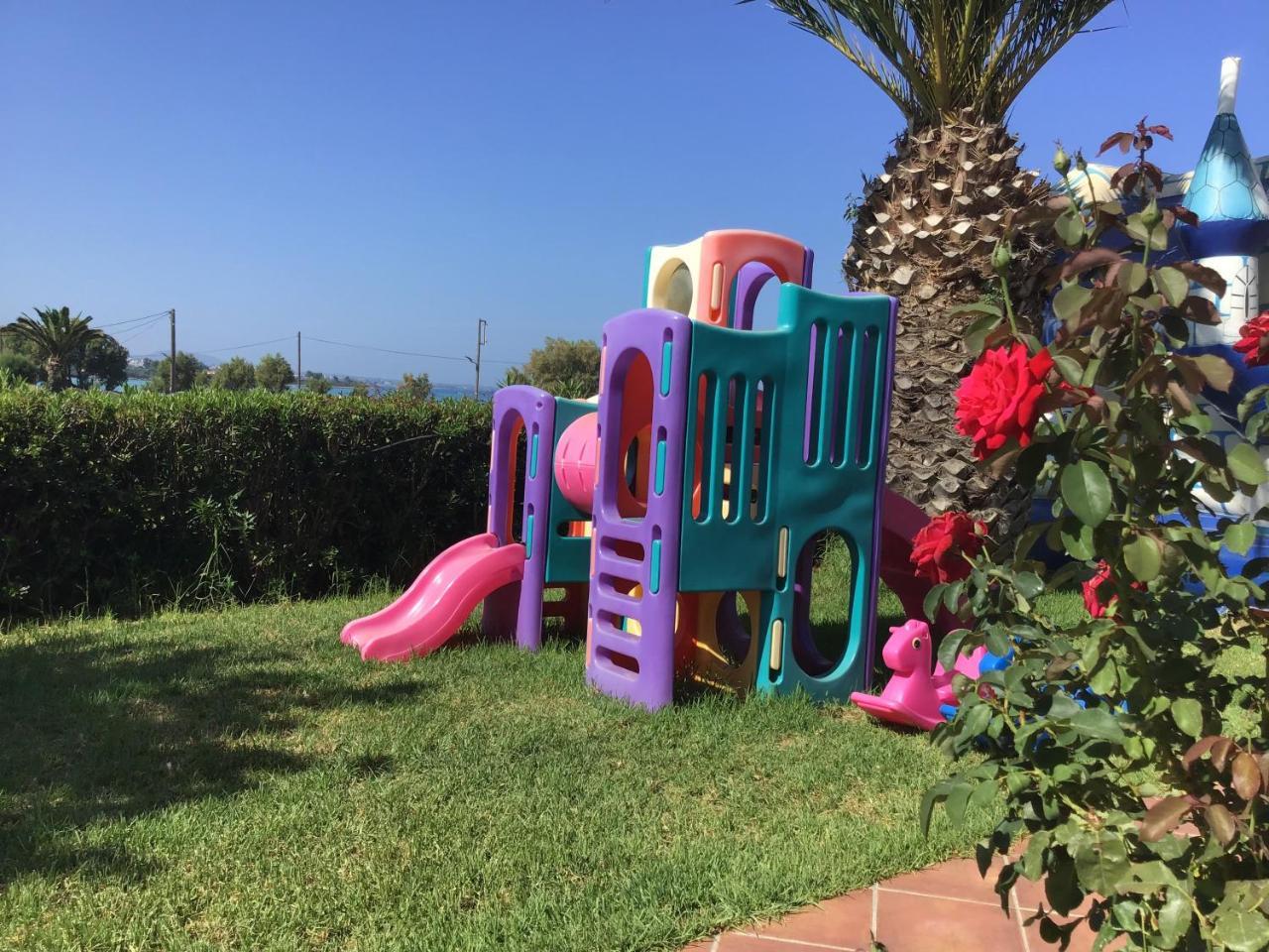 Hotel Oasis Kyparissia Ngoại thất bức ảnh