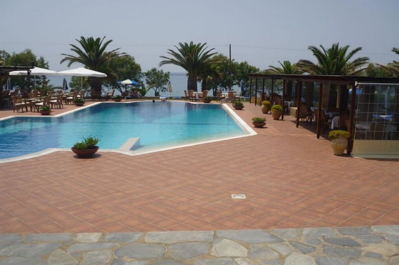 Hotel Oasis Kyparissia Ngoại thất bức ảnh